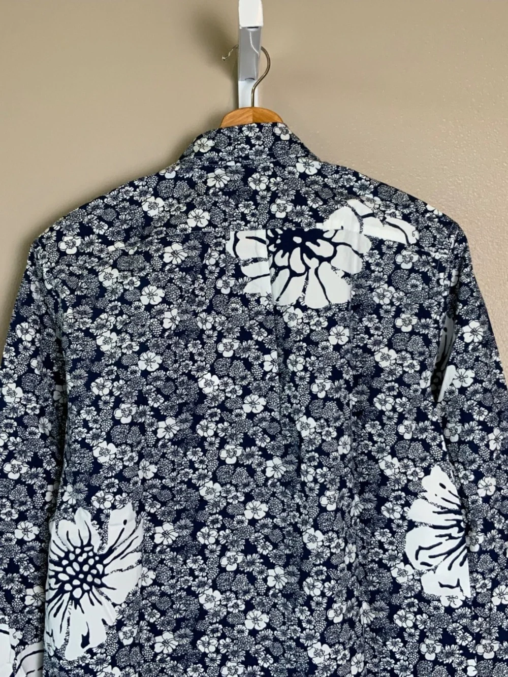 J. Crew Slim Stretch Secret Wash Cotton Poplin Button Down Shirt Hydrangea Print